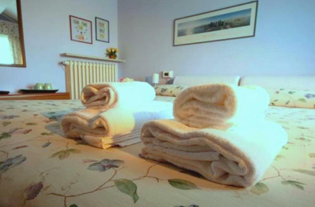 Corte Posta B&B - Parcheggio E Bagno In Camera Мантуя Экстерьер фото